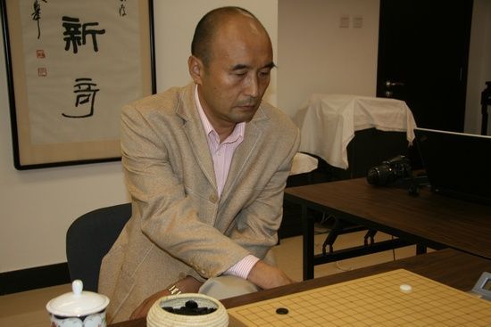 刘小光认为,至少在围棋层面,原来都认为电脑水平不行,人学棋的时候不